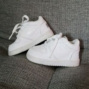 Nike White Lowtop Shoes